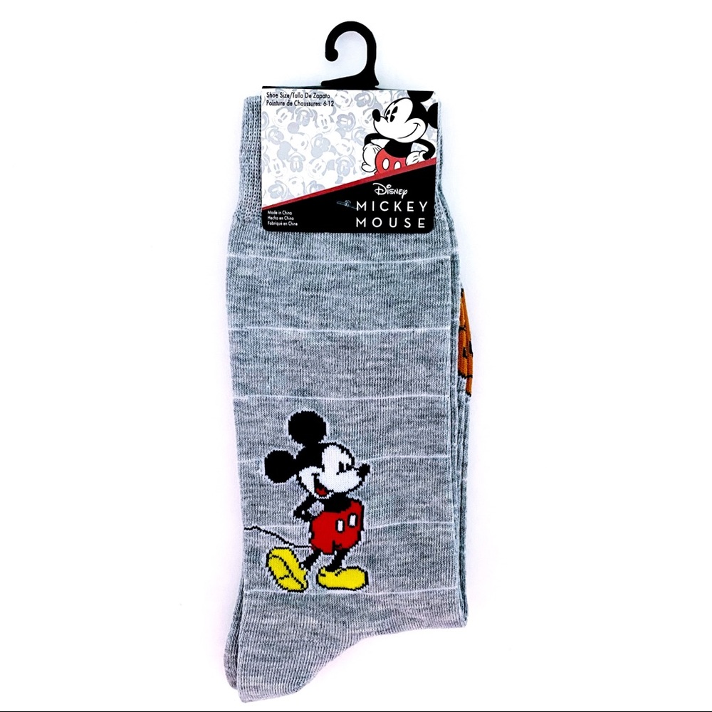 🆕 Disney Mickey Mouse Pluto Gray Crew Socks - Picture 1 of 6
